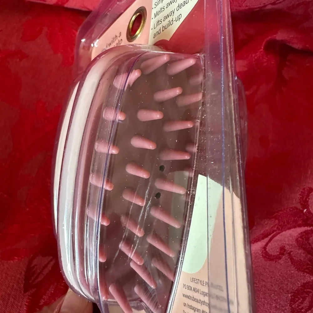 🌵 3/$15 Mauve Relaxing Scalp Massager ( see description)